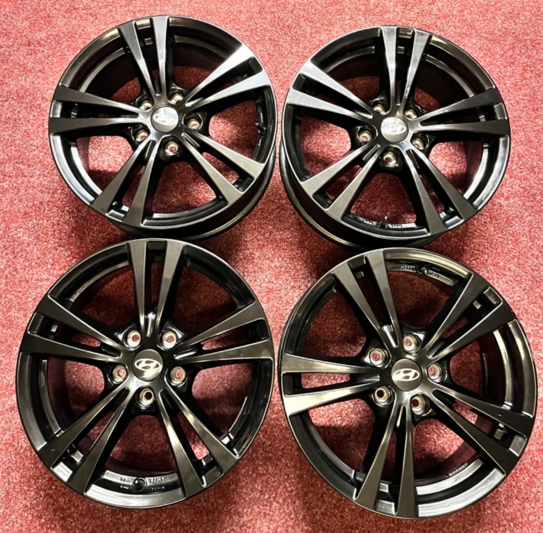 5x114,3 R17 Originál alu Hyundai - černé - ET 47