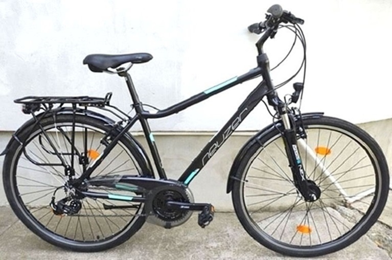 Trekingový bicyke 19 ALU rám, 28 kolesá, SHIMANO, LED svetlá