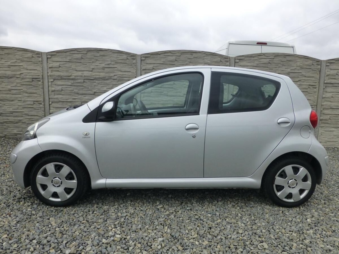 Toyota Aygo 1.0i 65PS KLIMA/SERVO/STK 2026