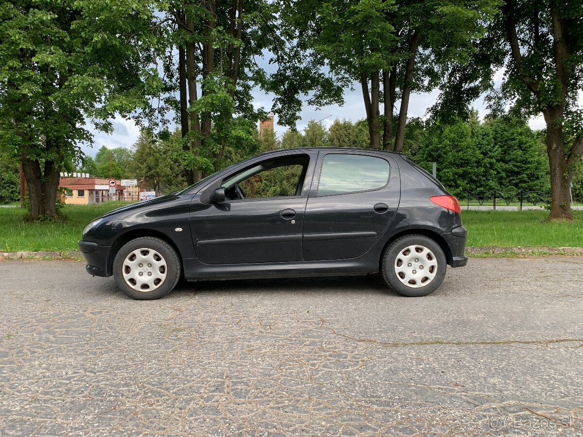 Peugeot 206 1.4i benzín 2006