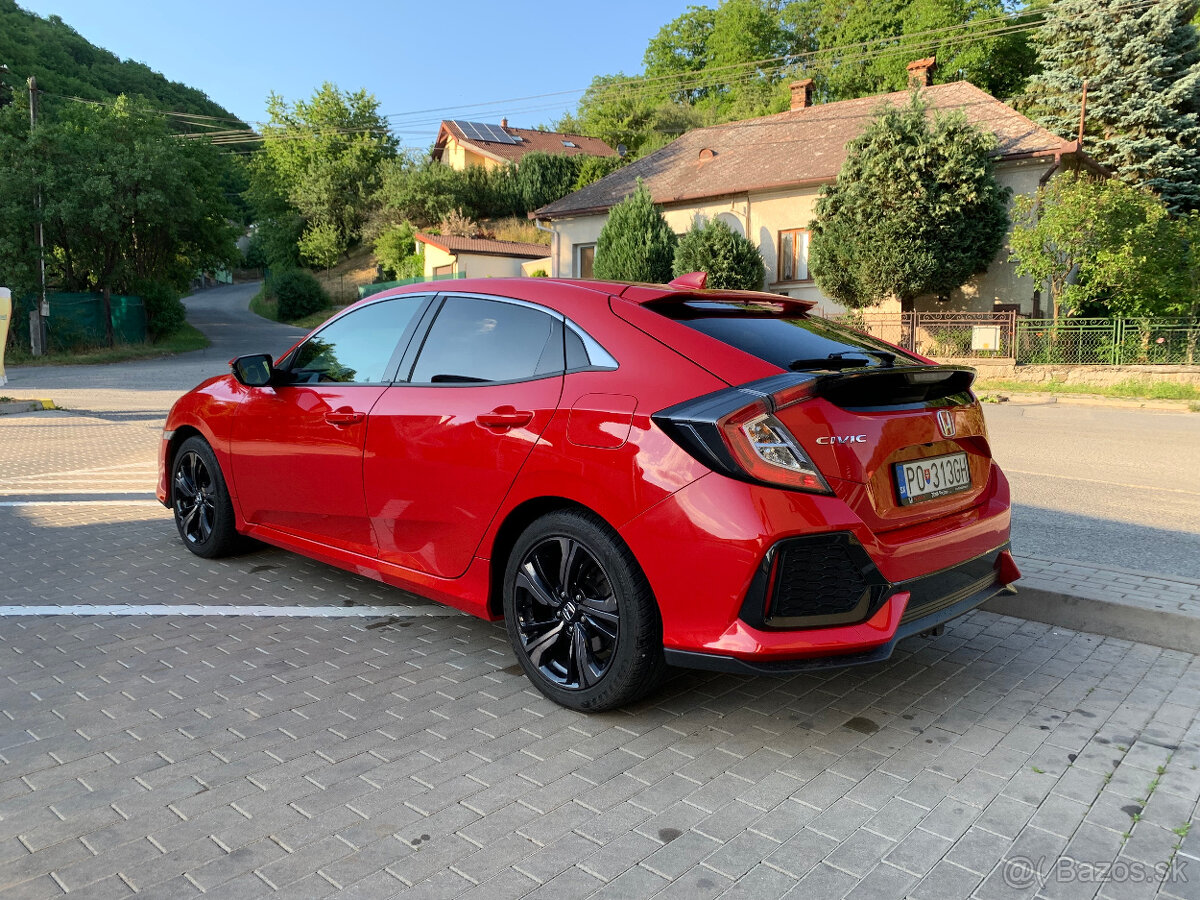 Honda Civic Hatchback: full výbava, málo km, garážované