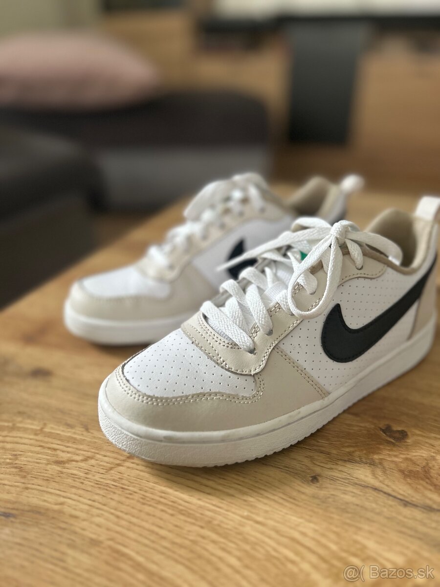 Tenisky kožené NIKE  37