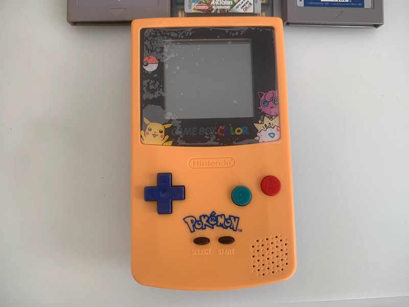 Nintendo Gameboy Color + 3 hry (2)