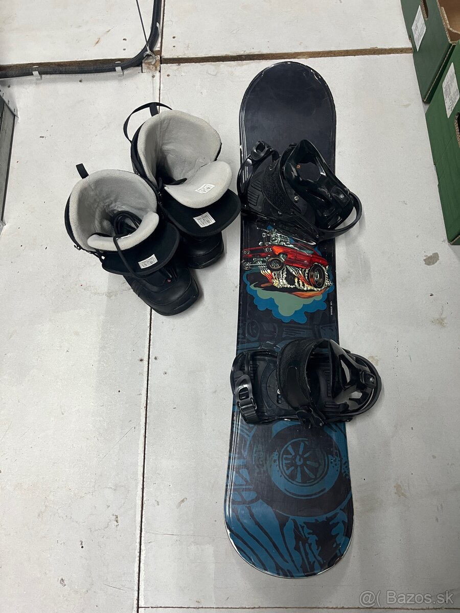 Snowboard s topánkami