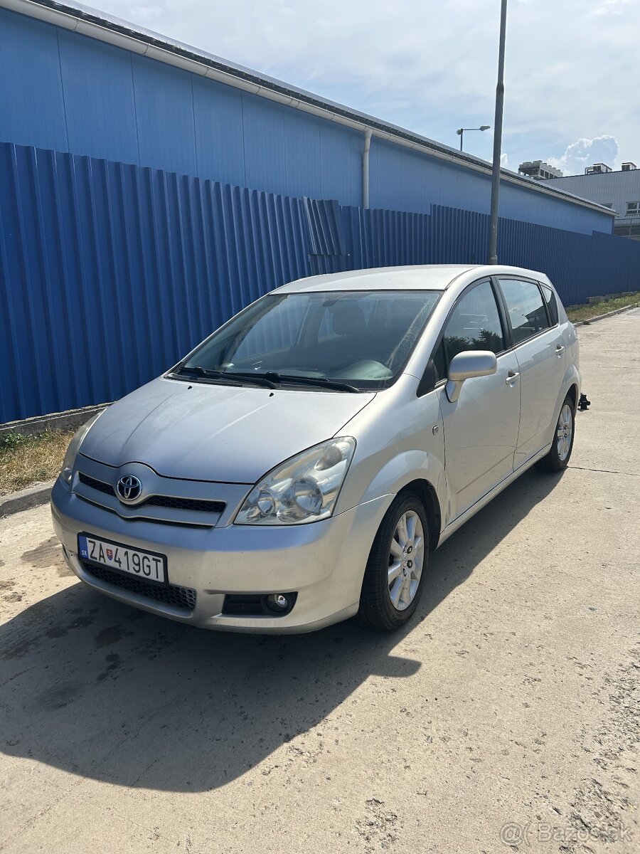 Predám Toyota Corolla Verso 1.8 benzín 7 miest