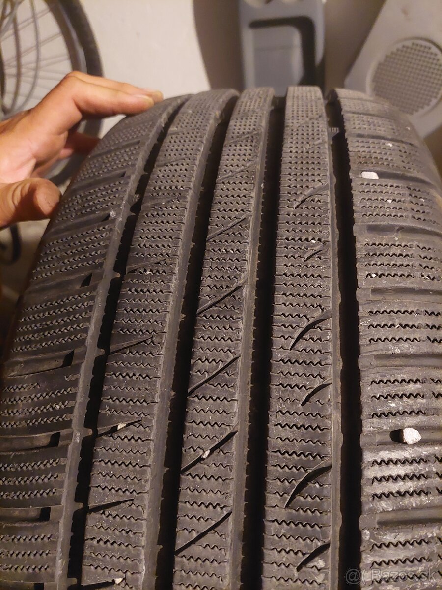 Zimné pneu 235/55 r17