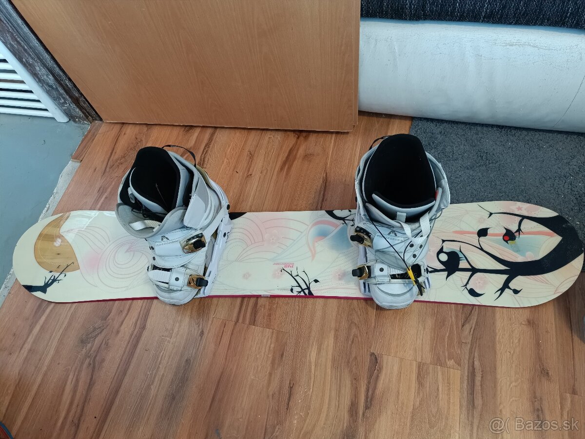 Predám snowboard s topánkami