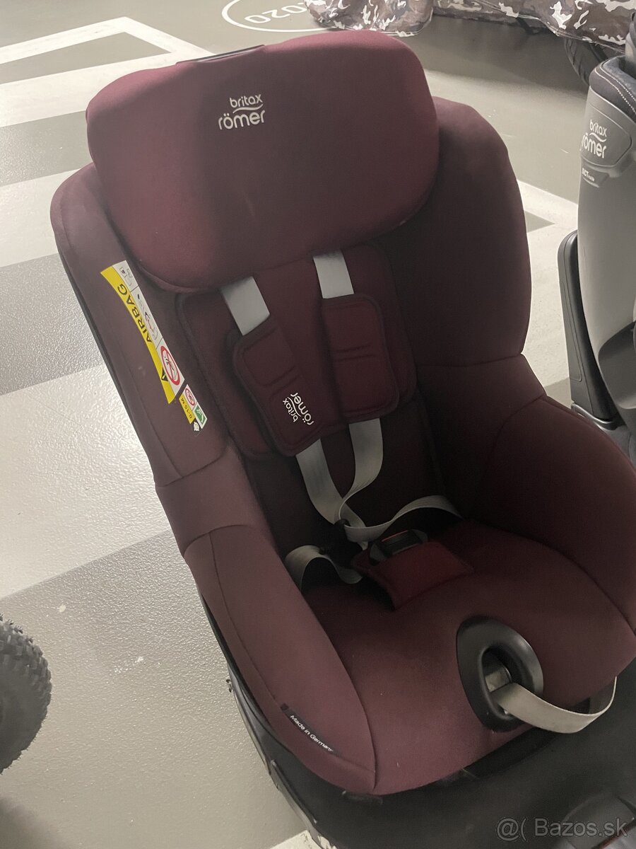 BRITAX-ROMER Dualfix M i-size Burgundy Red Autosedacka