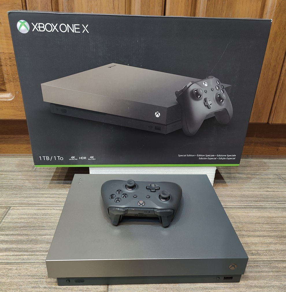 XBOX ONE X 1TB - Gold Rush Special Edition + 2 hry