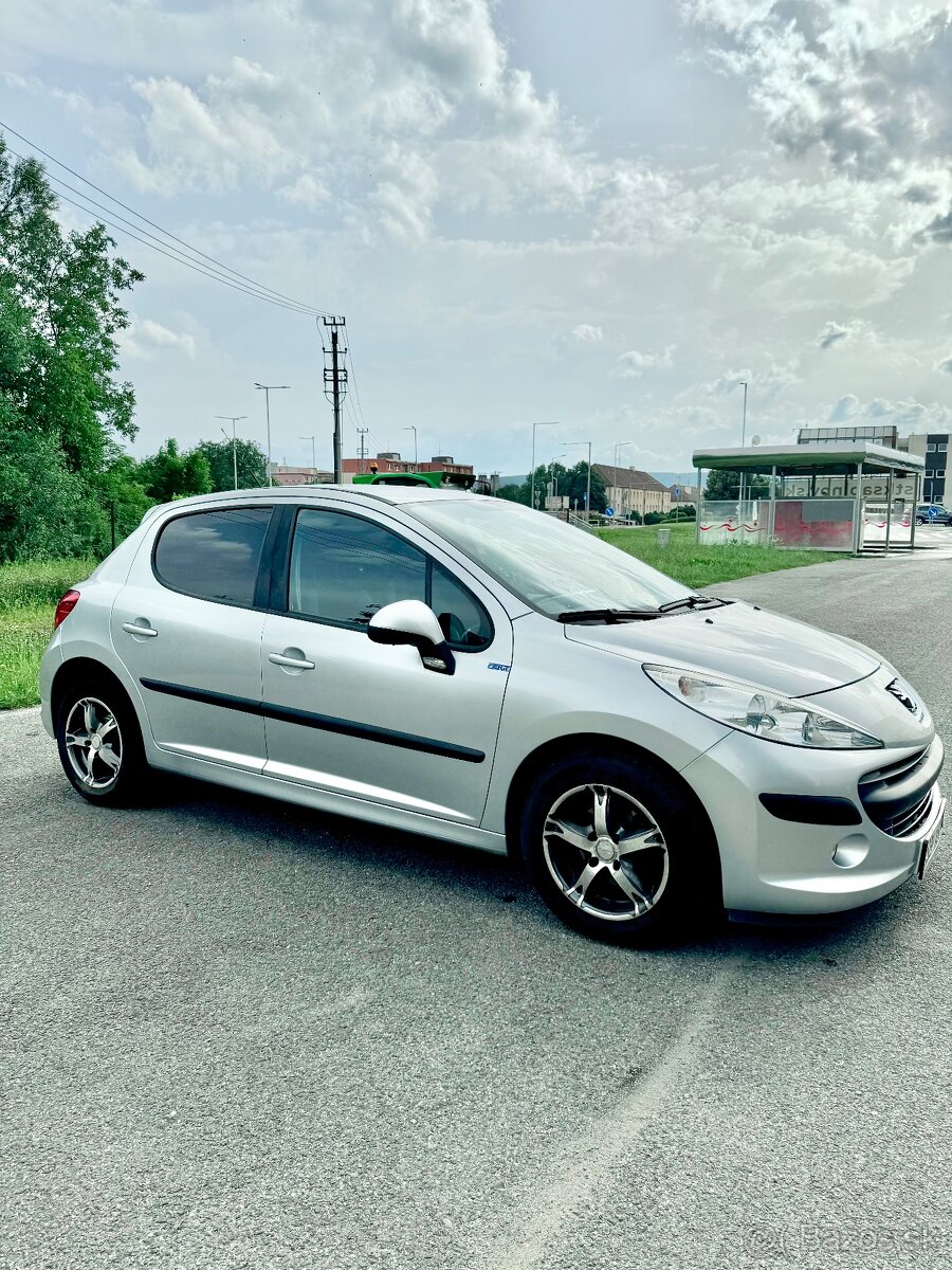 Peugeot 207 1.4 Hatchback 54kw Manuál 2009,  79 700KM