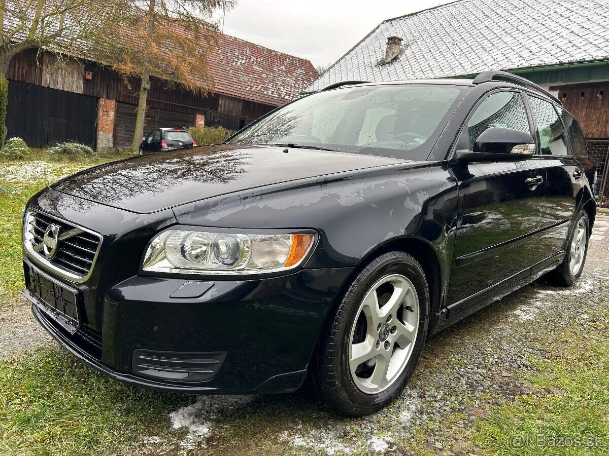 VOLVO V50 2.0D 110kw r.2011 187000km navigace klima