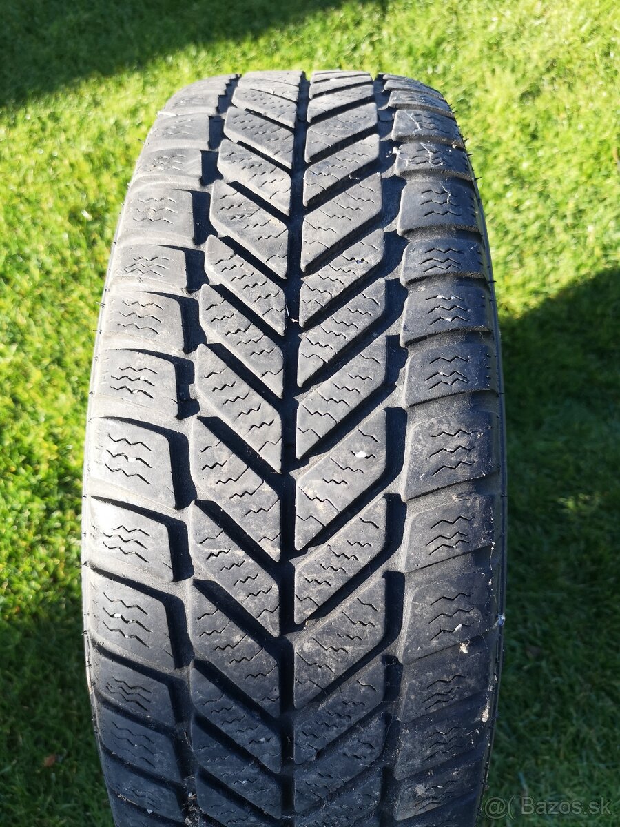 Zimné pneumatiky 185/65 R14 4 ks s diskami.