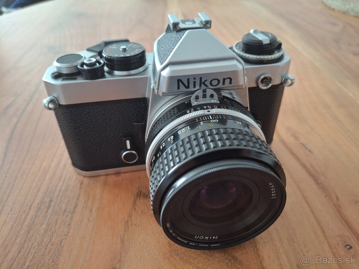 Nikon FE s objektívom 35mm f2.8