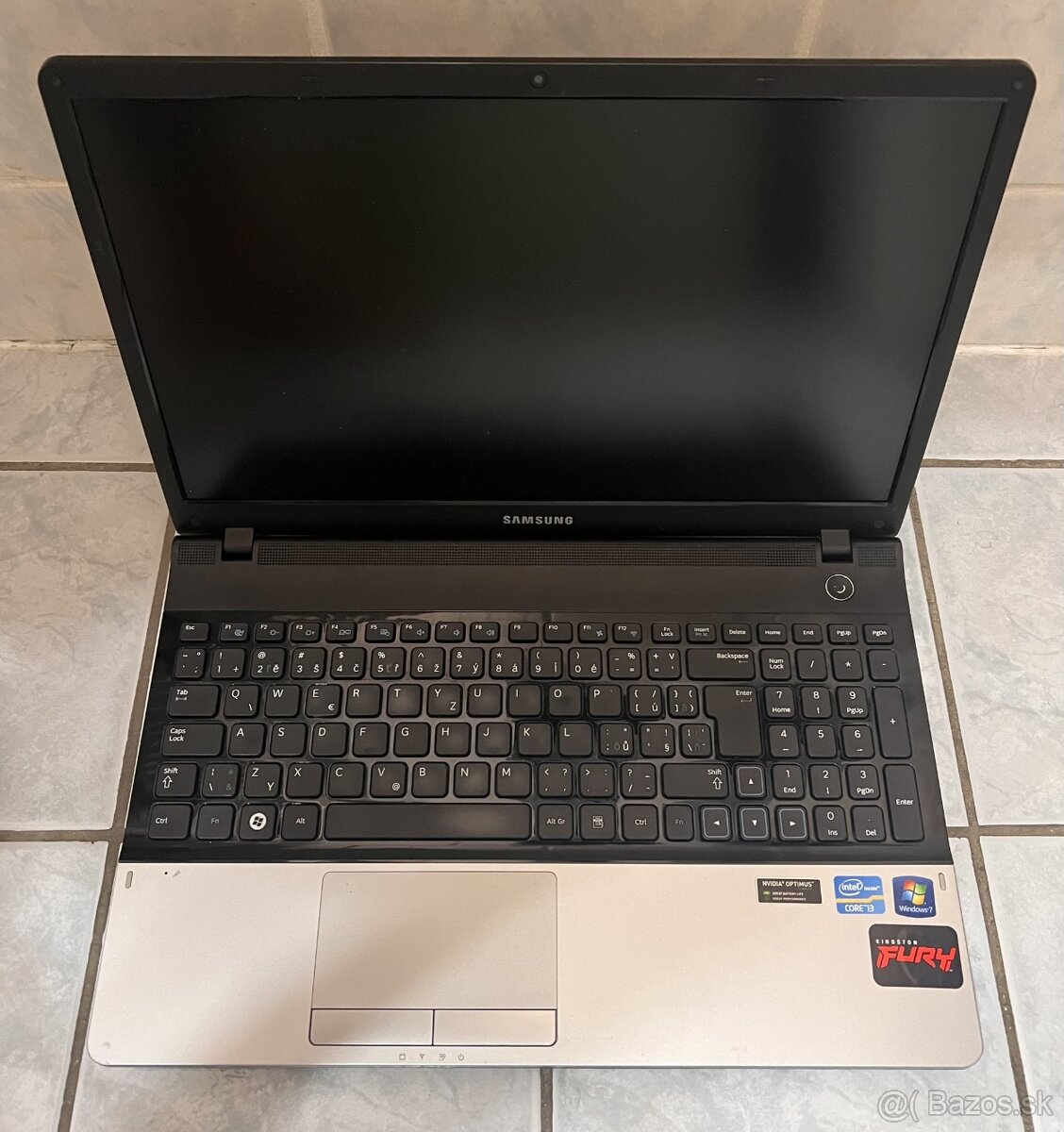 Samsung NP300E5A -  i3-2350M - NVIDIA GeForce GT 520MX