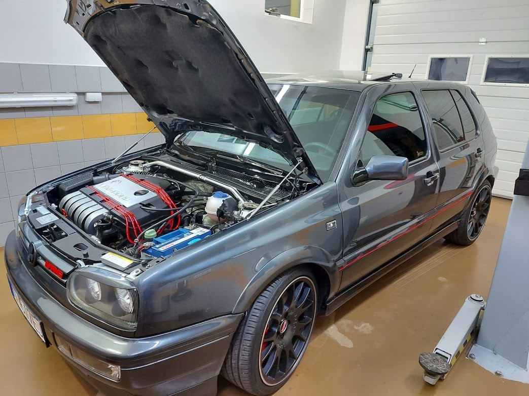 VW GOLF  2,8  VR6  r.v. 1993