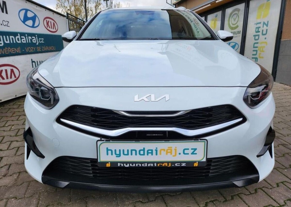 Kia Cee´d 1.5.-1.MAJ-SENZORY-TEMPOMAT