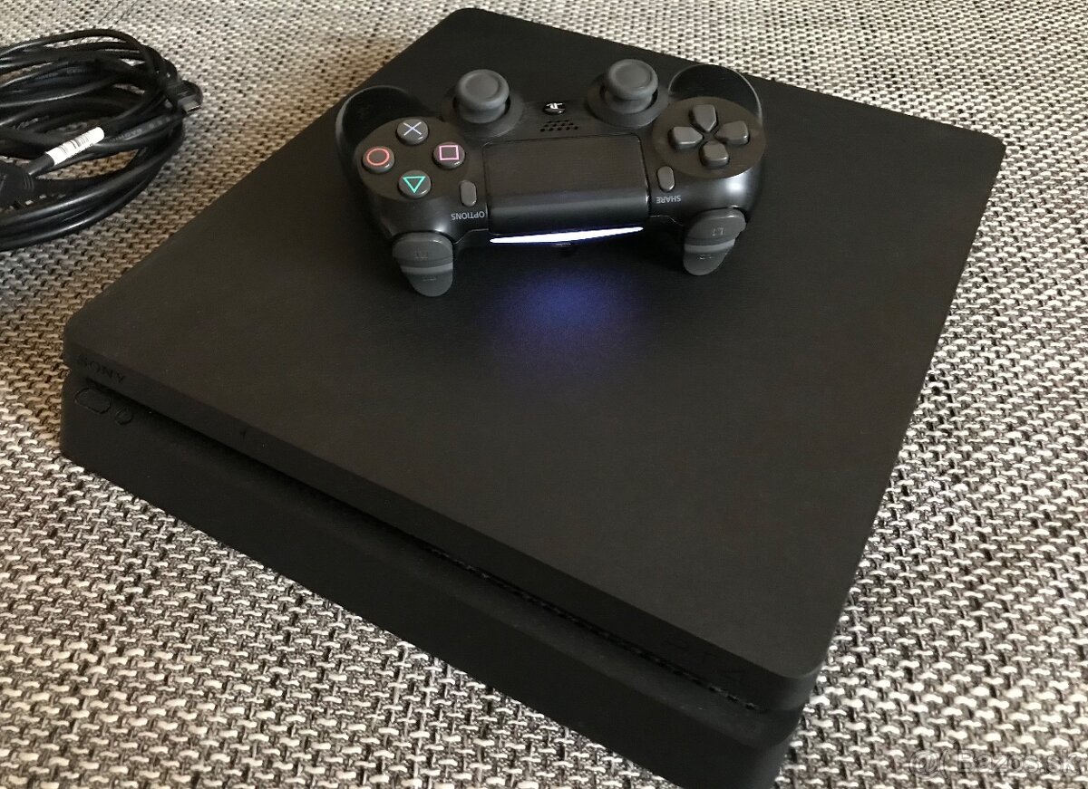 Ps4 slim 1 TB