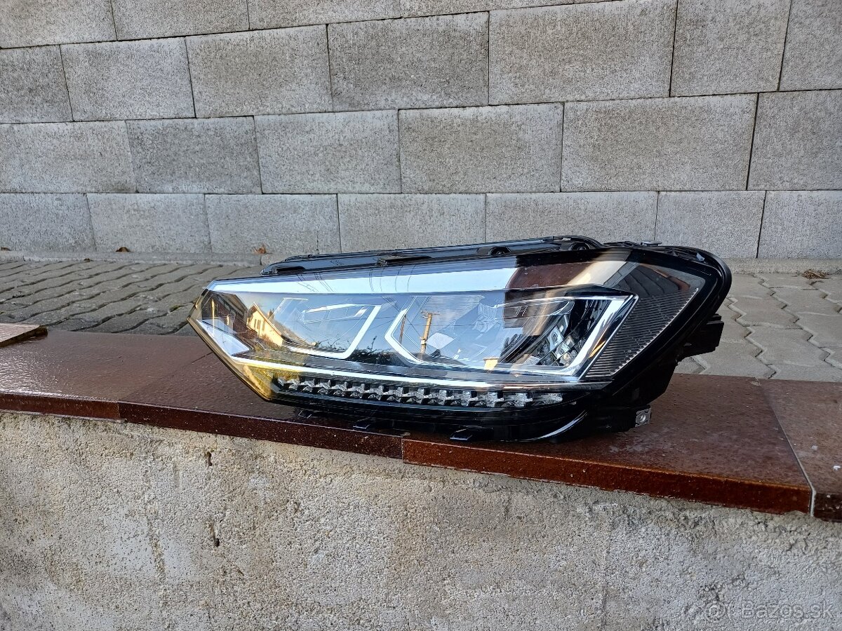 Predán na VW Touran lave Full Led svetlo, 5TB041035E