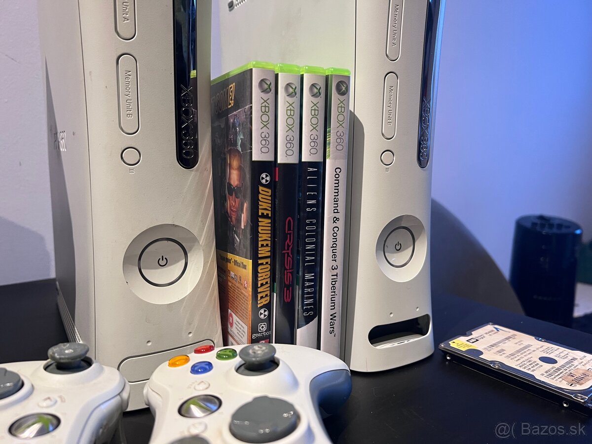 Xbox 360 2x ovládač prehráva napálené hry 30x hra