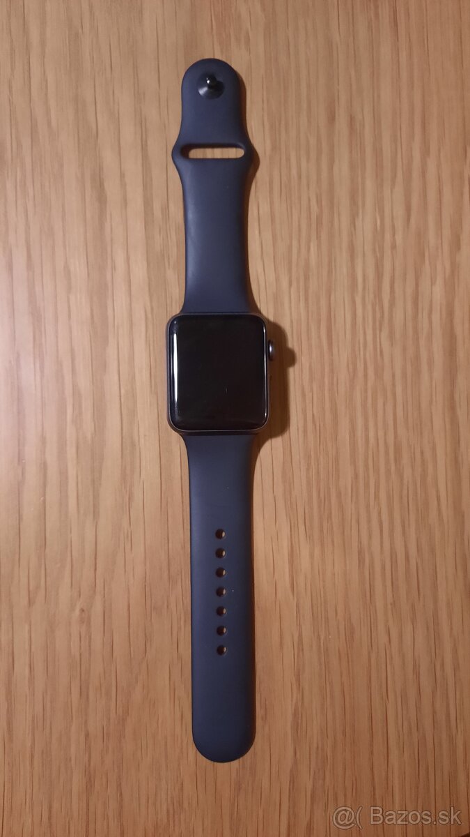 Predám čierne hodinky zn. apple watch series 3.