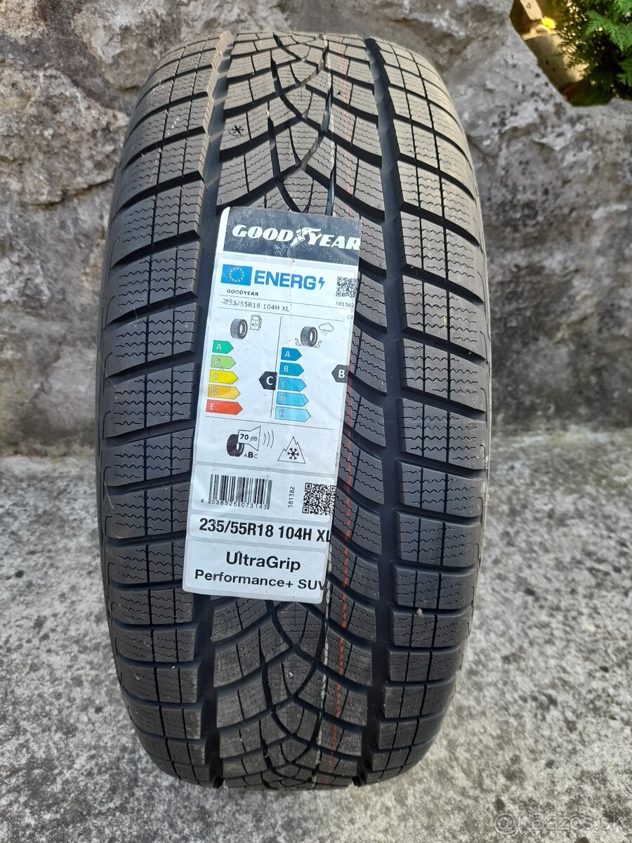 Zimné pneu Goodyear 235/55 R18 UG PERFORMANCE + SUV 104H XL