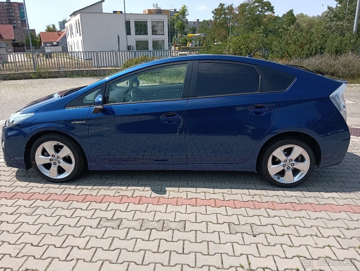 Predám Toyota Prius 3