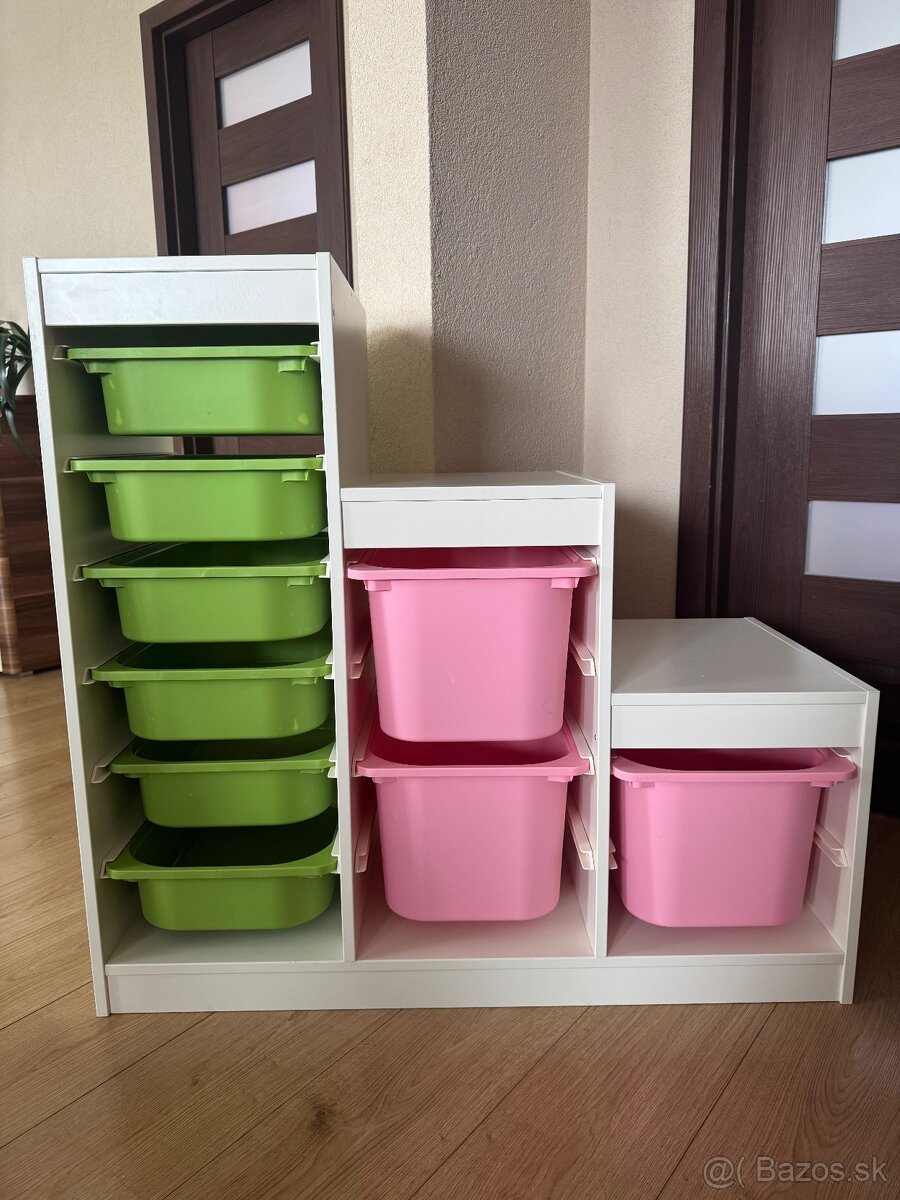 IKEA regál s boxami