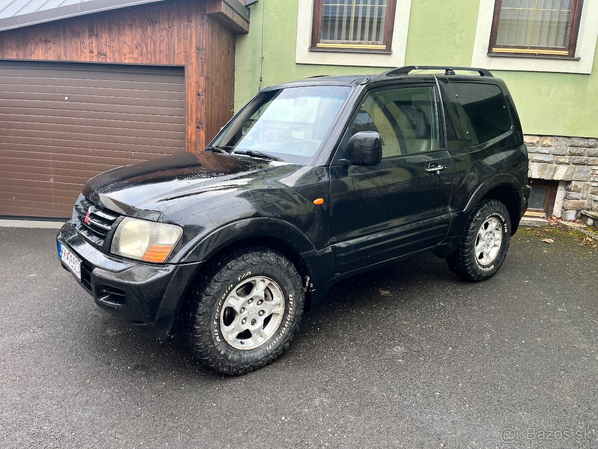 Mitsubishi PAJERO