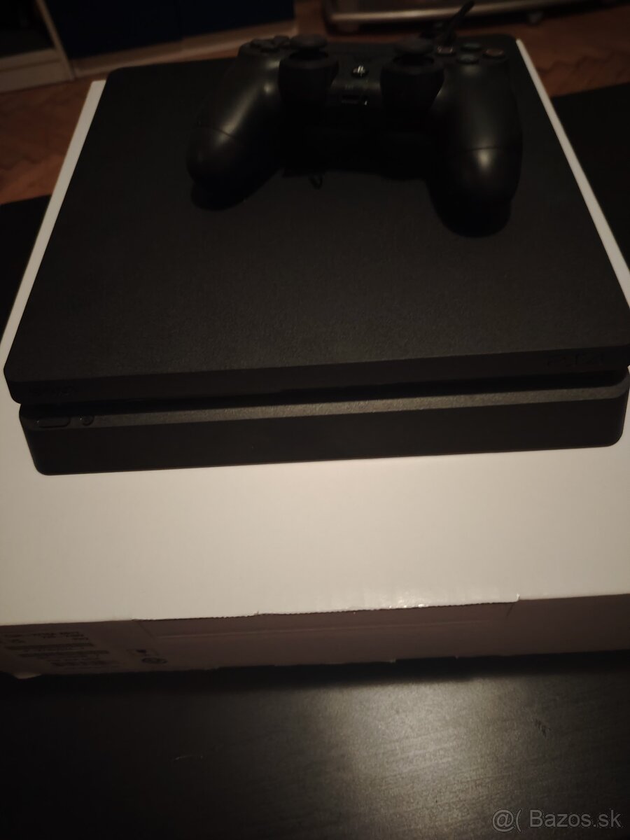 PREDÁM PS4 500 GB