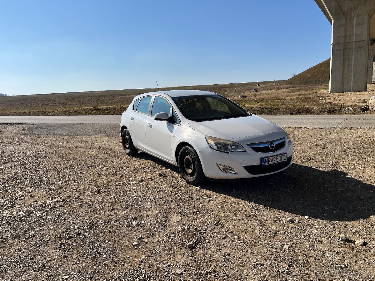 Opel Astra J 1.6 85kw