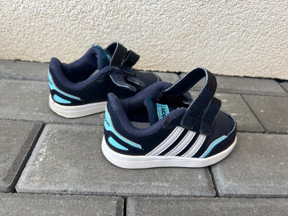 Adidas tenisky 23