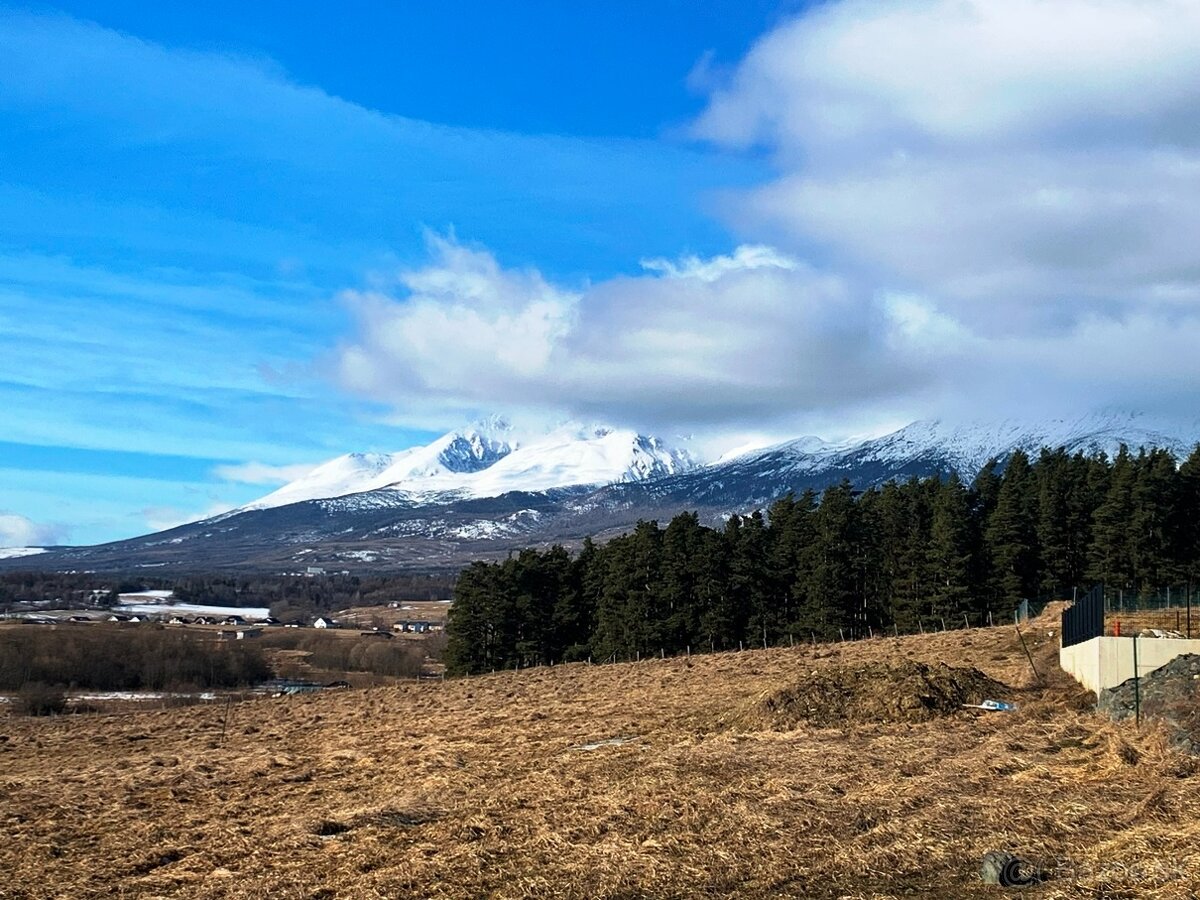 Stavebný pozemok s IS VYSOKÉ TATRY - Tatranské Smaragdy