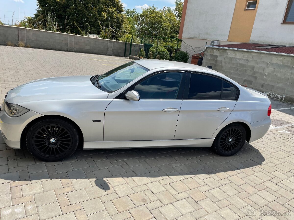 Predám BMW E90 320i