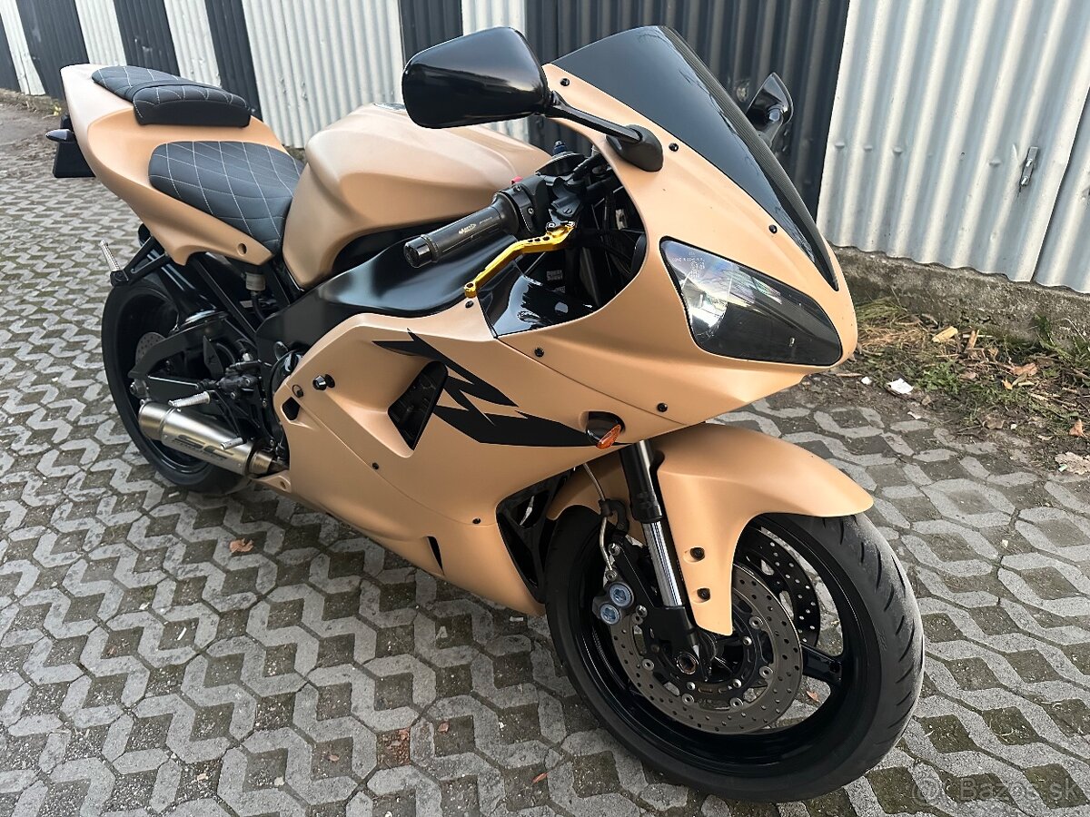 ✅ YAMAHA R1