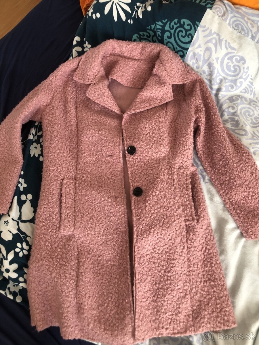Rúžový kabát