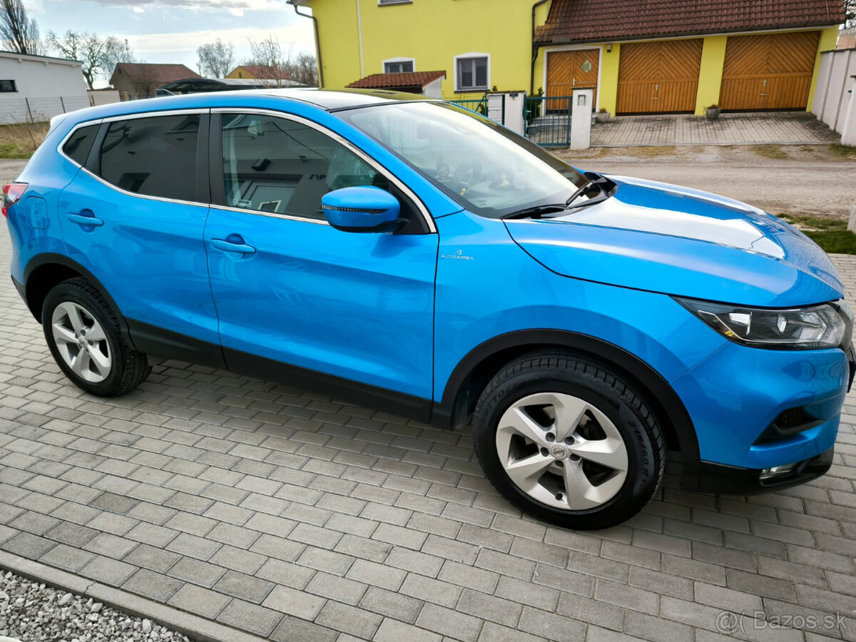 Nissan Qashqai J11/D/D05,prvý majiteľ,turbo benzin,automat