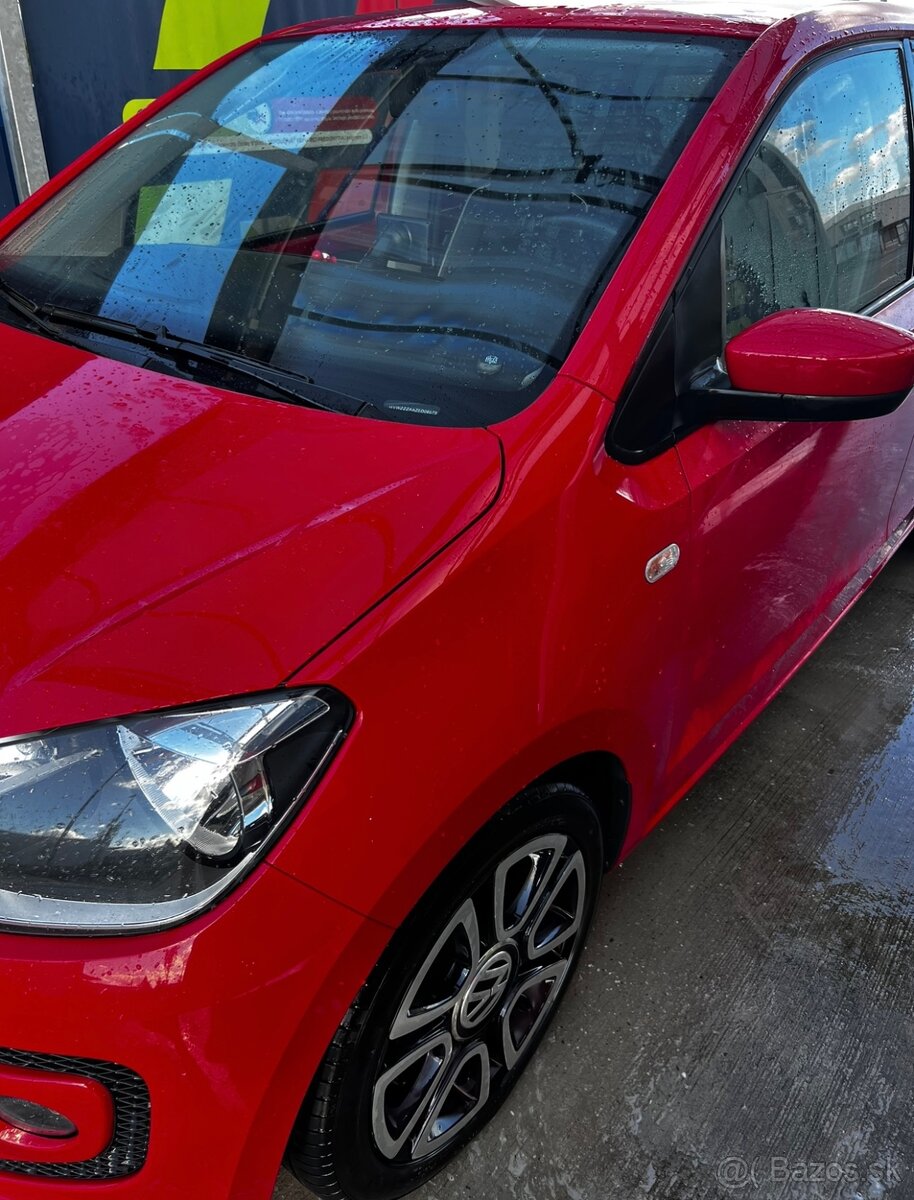 VW UP