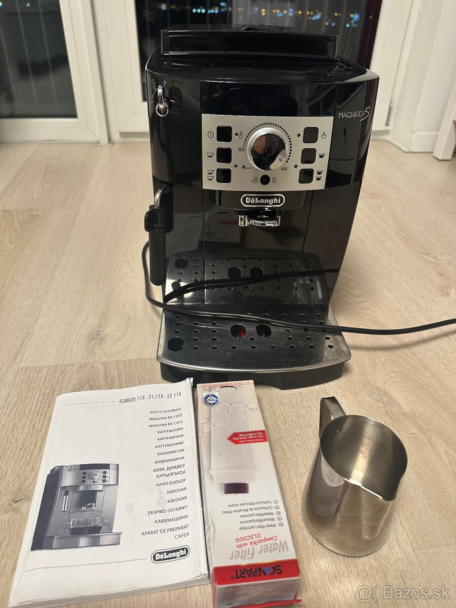 Automatický kávovar DeLonghi Magnifica S (ECAM 22.112.B)