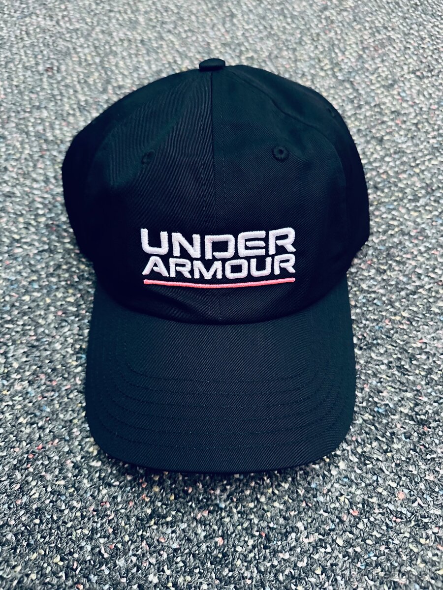 Under armour šiltovka