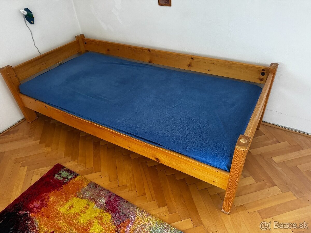 Predam masivnu postel smrek 90x200 cm