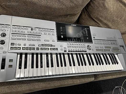 Yamaha Tyros5  top