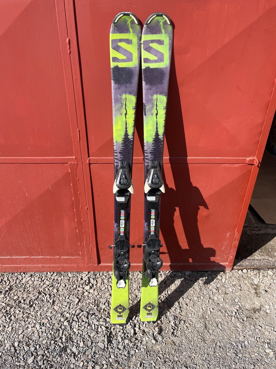 Salomon juniorské lyže 130cm