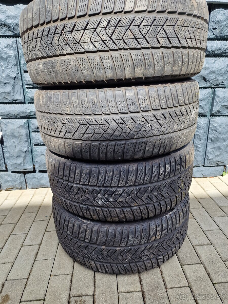 275/45 R20 Pirelli runflat X5