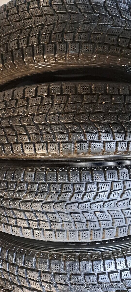 Predám 4ks jazdené zimné 225/65r17-101Q Dunlop