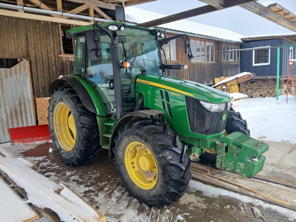 Traktor John deere 5100R