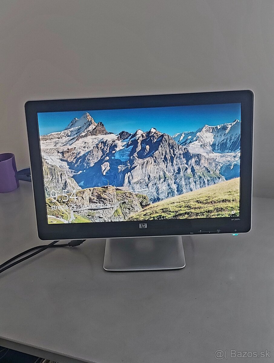 LCD monitor HP, uhlopriecka 58cm