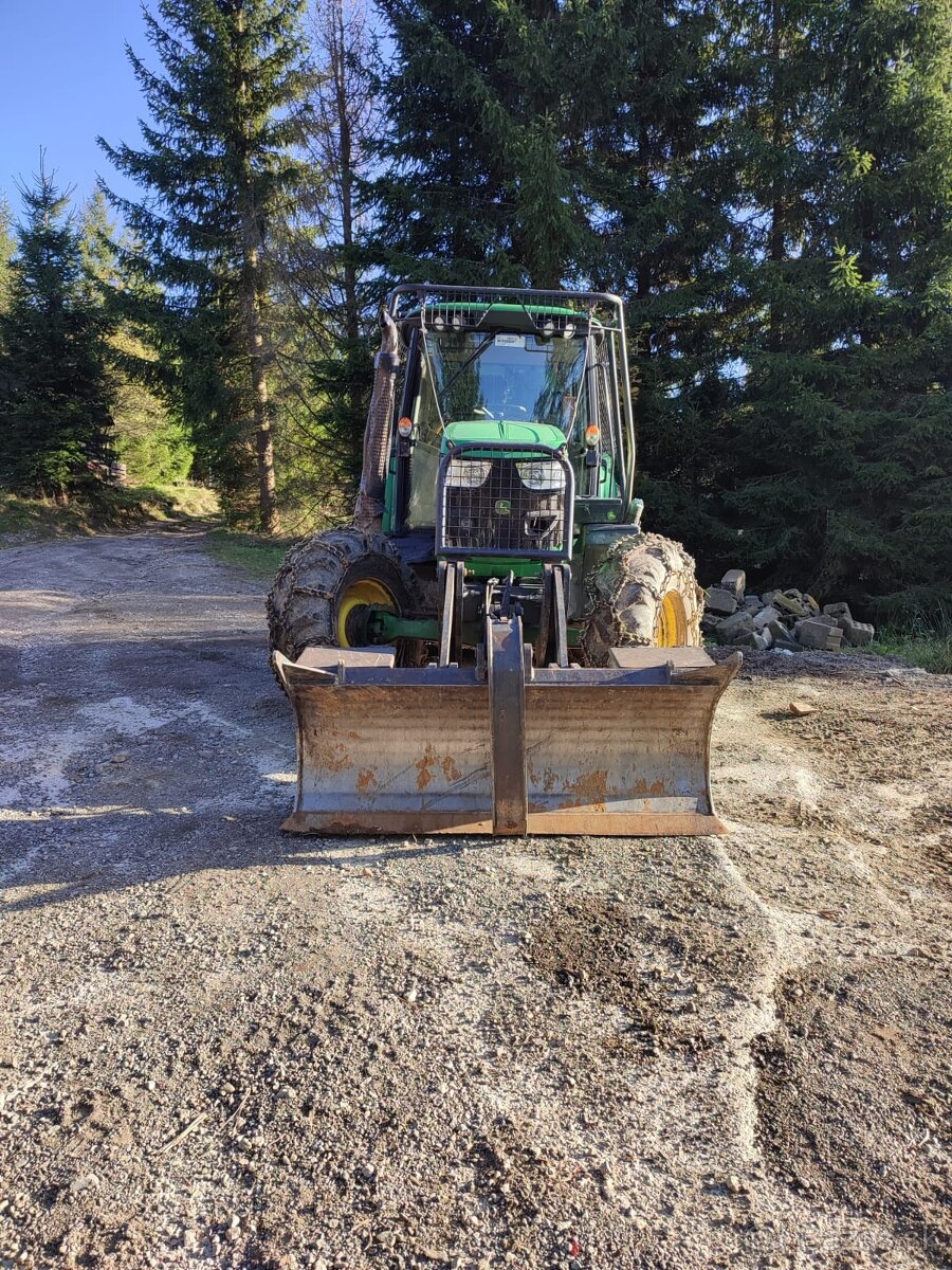 John deere 6125M lesný traktor Ukt