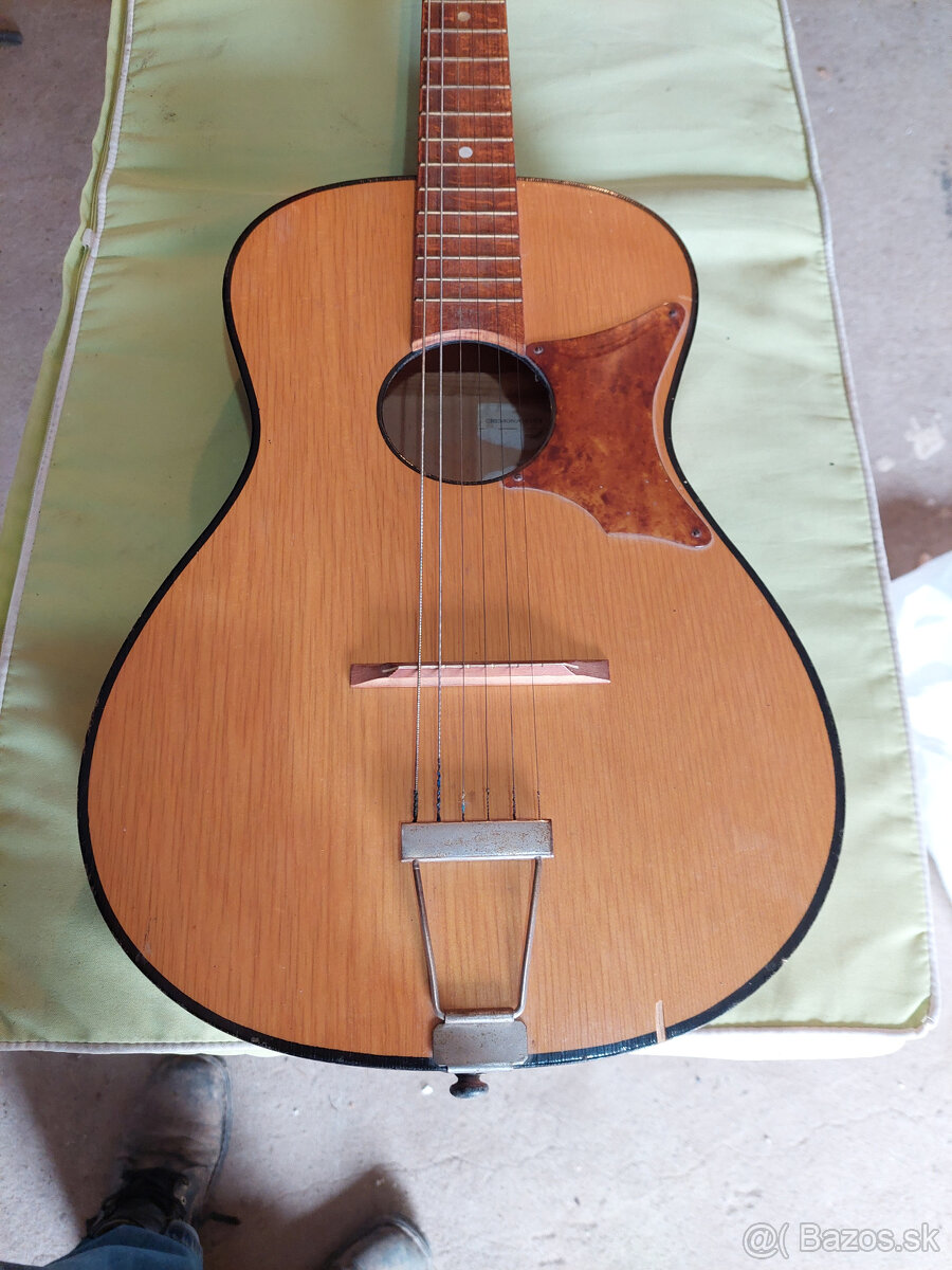 Gitara Cremona Luby