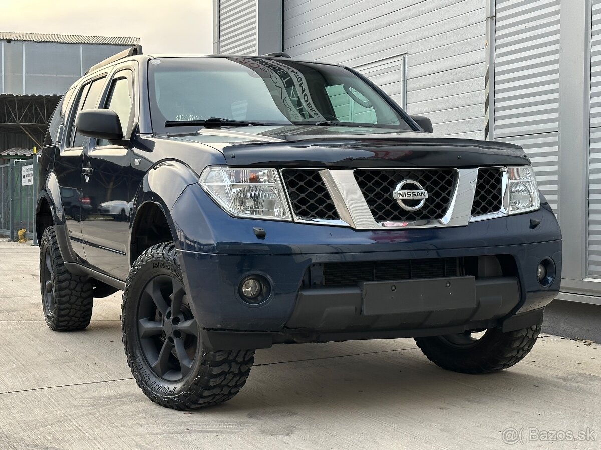 Nissan Pathfinder 2.5 DCi XE 126 kW 2005 7 miest