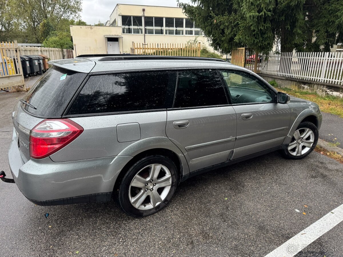 Subaru Outback 2.5 benzin + plyn 4x4 automat